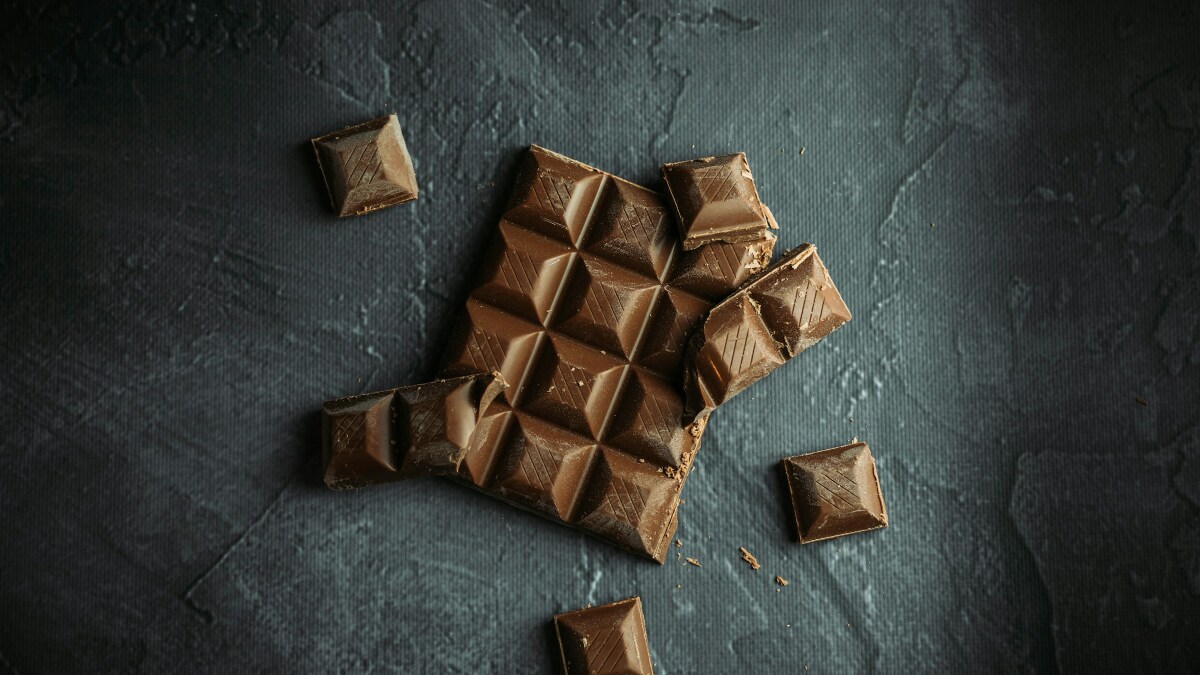 Feine Schokolade auf dunklem Hintergrund. (Symbolbild)