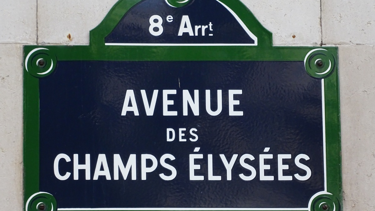 Straßenschild der Champs-Élysées (Symbolbild).