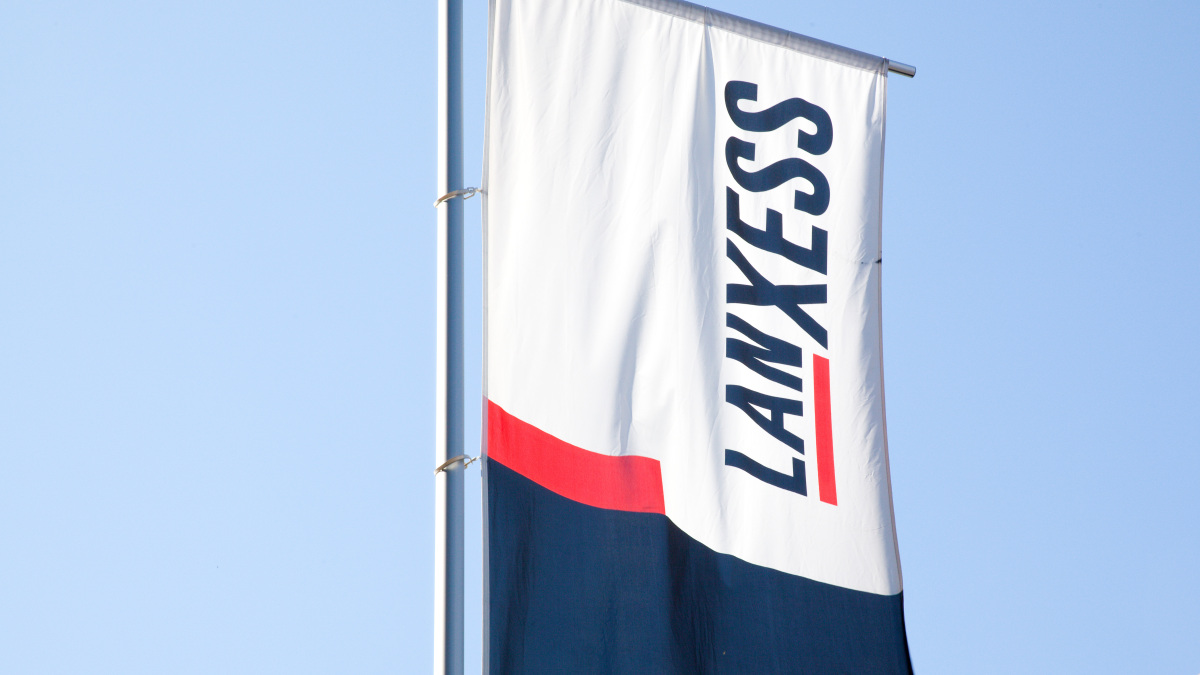 Unternehmensflagge der Lanxess AG.