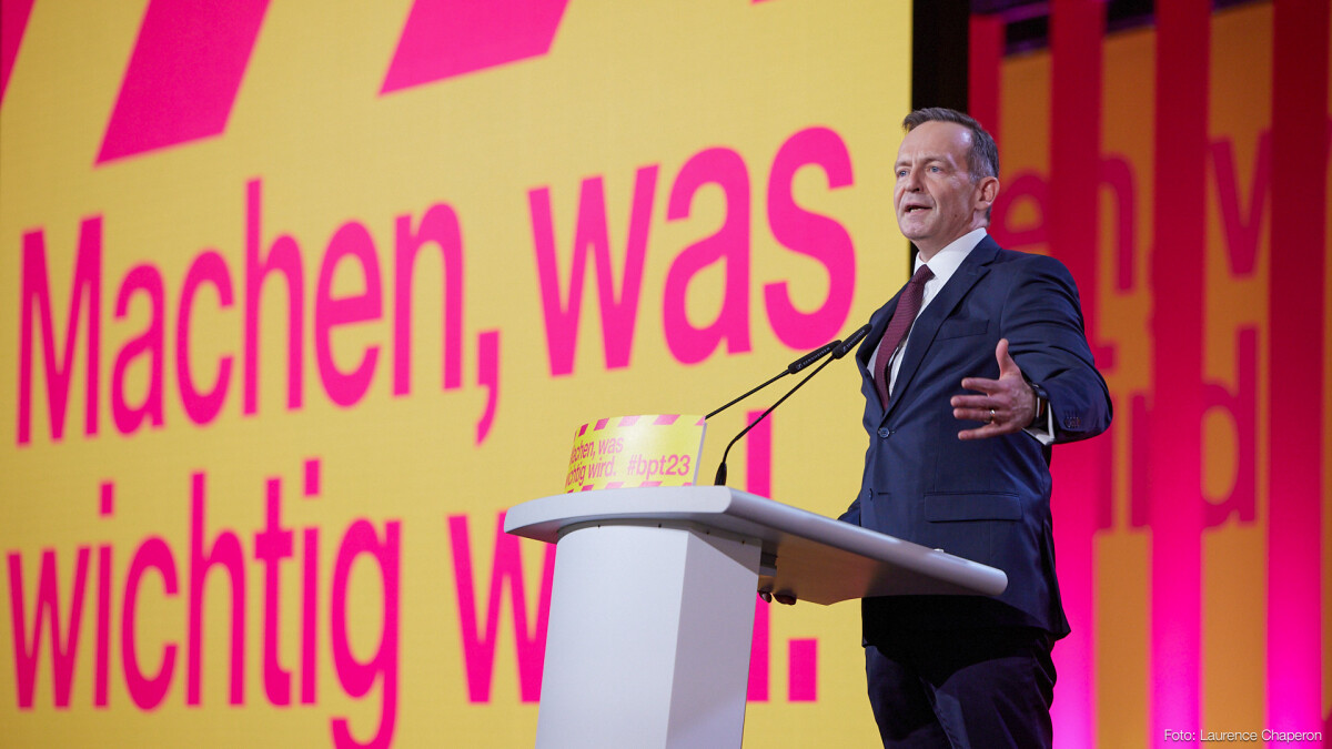 Volker Wissing ist ein deutscher Politiker der Freien Demokratischen Partei (FDP), der seit 2021 als Bundesminister für Digitales und Verkehr im Kabinett Scholz tätig ist.