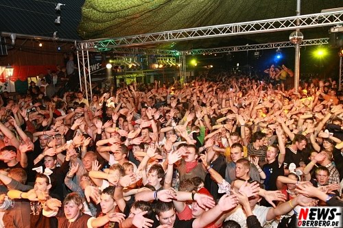 Hier brennt die Hütte 307167