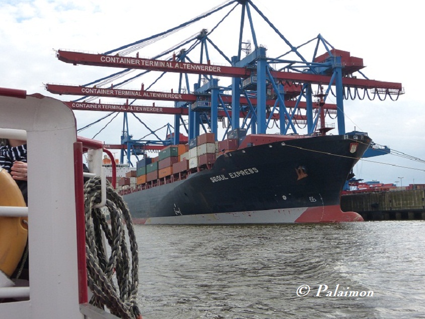 Hamburger Hafen macht sich fein. HHLA Neuemission 656696