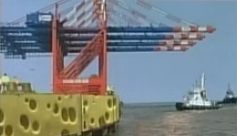 Hamburger Hafen macht sich fein. HHLA Neuemission 492108