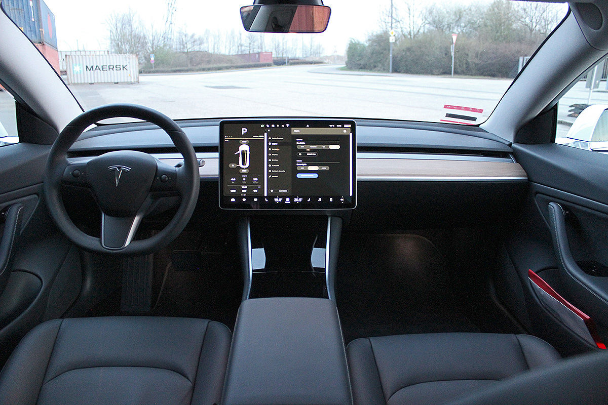 Tesla Model S 22-Jun-2012 die CHANCE 1183697