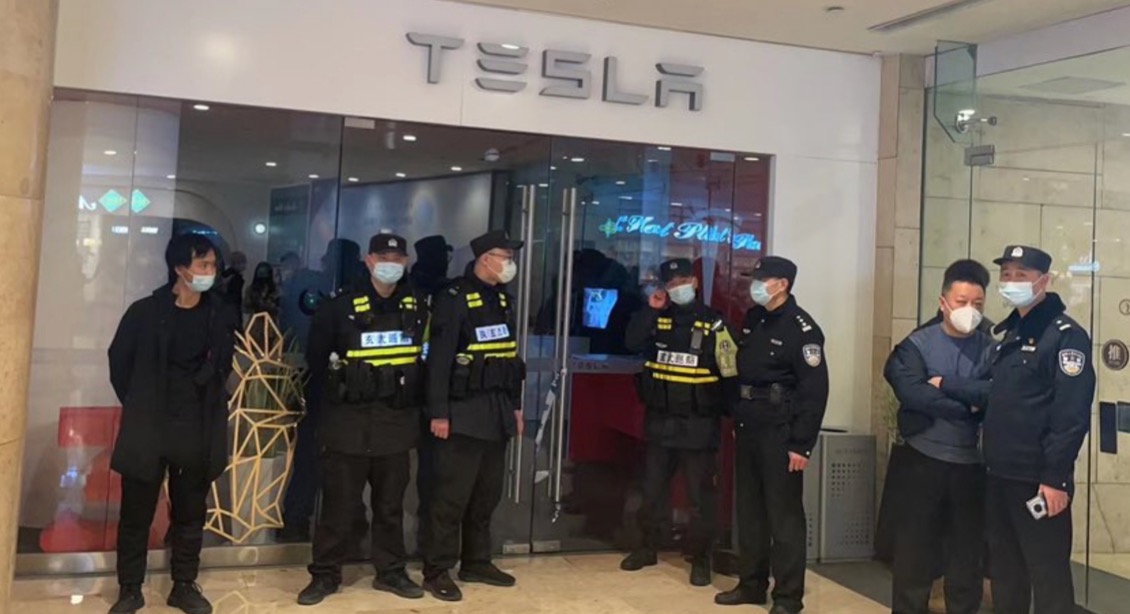 Tesla - Autos, Laster, Speicher und Solardächer 1350265