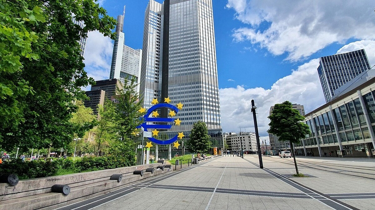 Aktien Frankfurt: Dax entfernt sich von Rekordhoch - Anleger wieder in Zinssorge