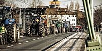 ROUNDUP: Bauernproteste an Autobahnen gegen EU-Handelsabkommen