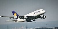 ROUNDUP: Lufthansa-Airbus fliegt leer von Abu Dhabi nach München