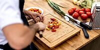 HelloFresh bestätigt Ziele: Analysten uneins zwischen Verkaufen und Kursverdopplung